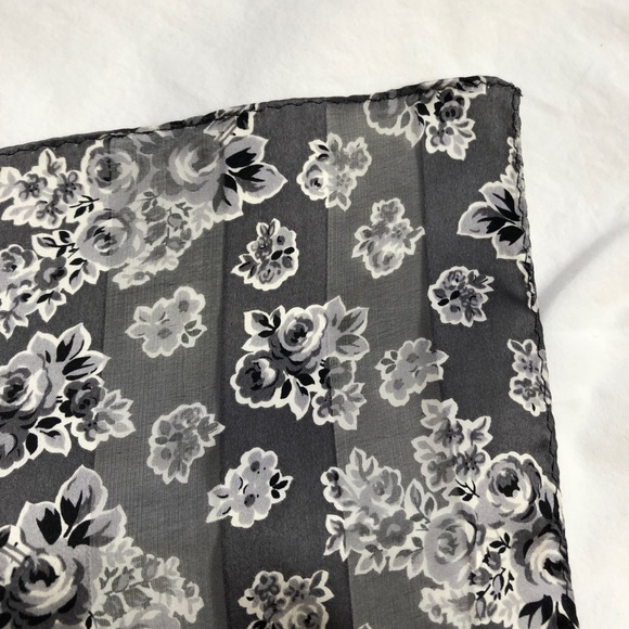 Echo Scarf - Picture 2 of 8